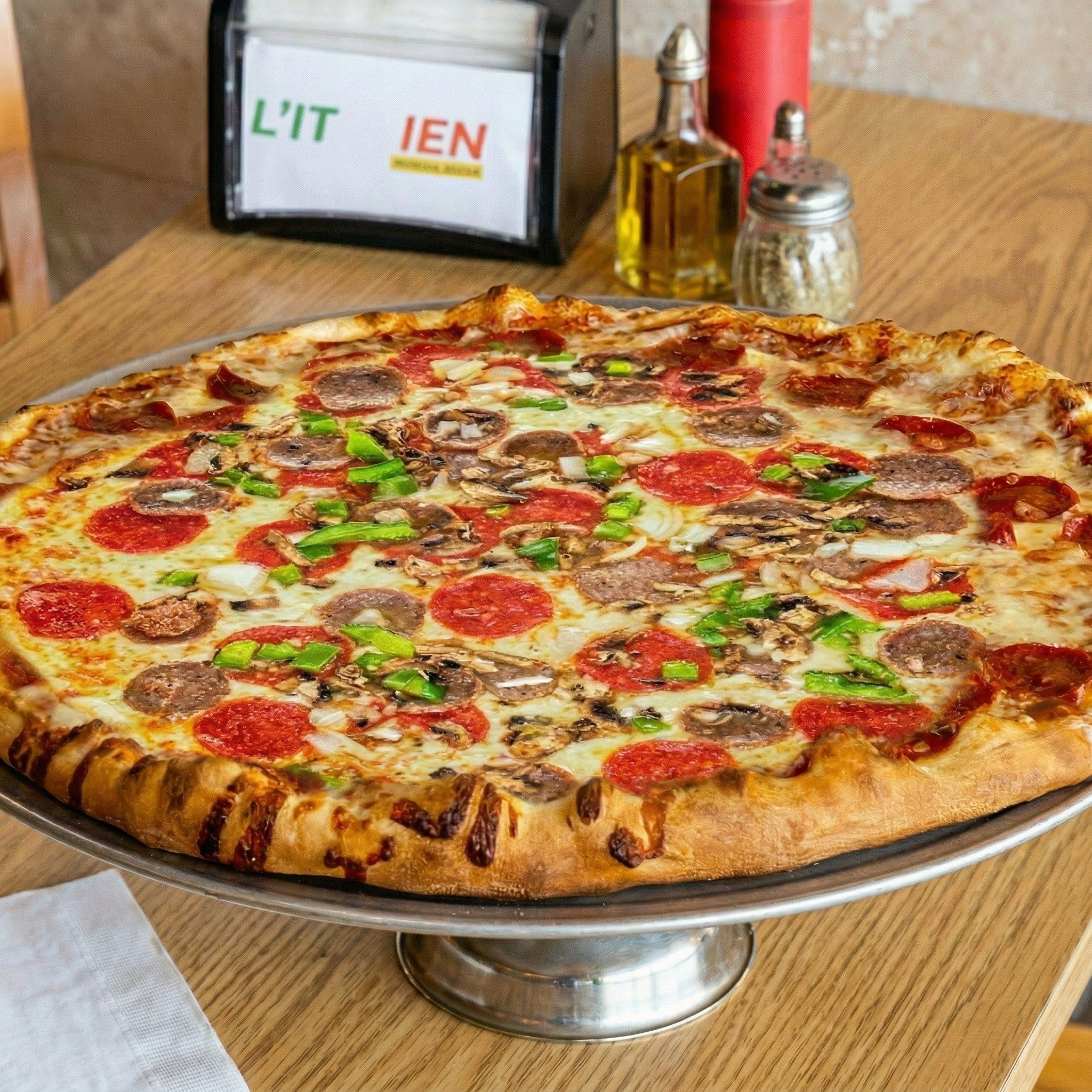 Deluxe Pizza.